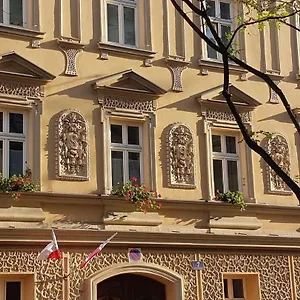 Homely Apartment's Old Town Apartment